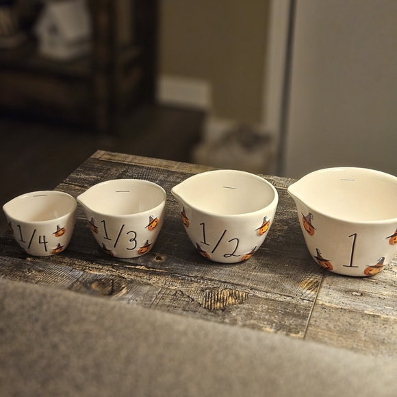 🇺🇲 Rae Dunn Halloween Measuring Cups - Picture 2 of 2